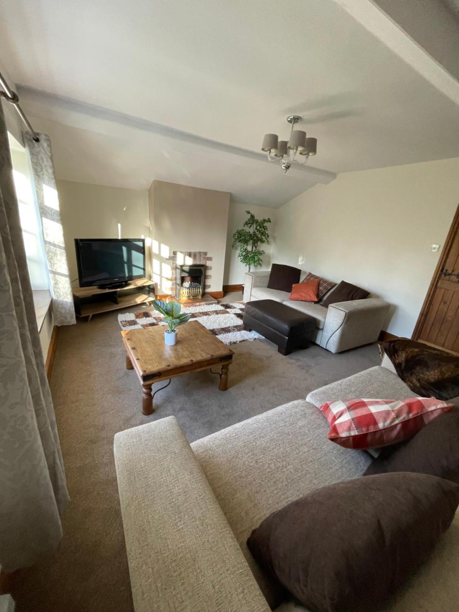 Pear Tree House 2 Bed Apartment Hartford  Exteriör bild